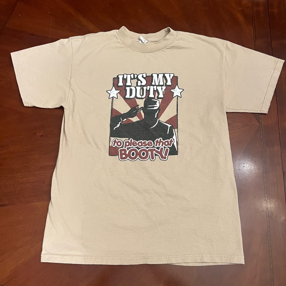 Graphic T-Shirt Tan size M, It’s My Duty